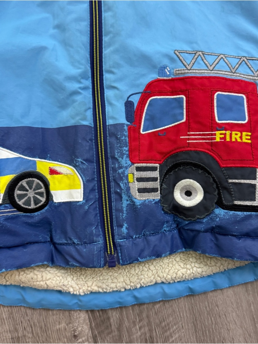 Mini Boden Boys Vehicle Appliqué Jacket Fire Truck Police Sherpa Lined Coat 6-7Y - Picture 2 of 4